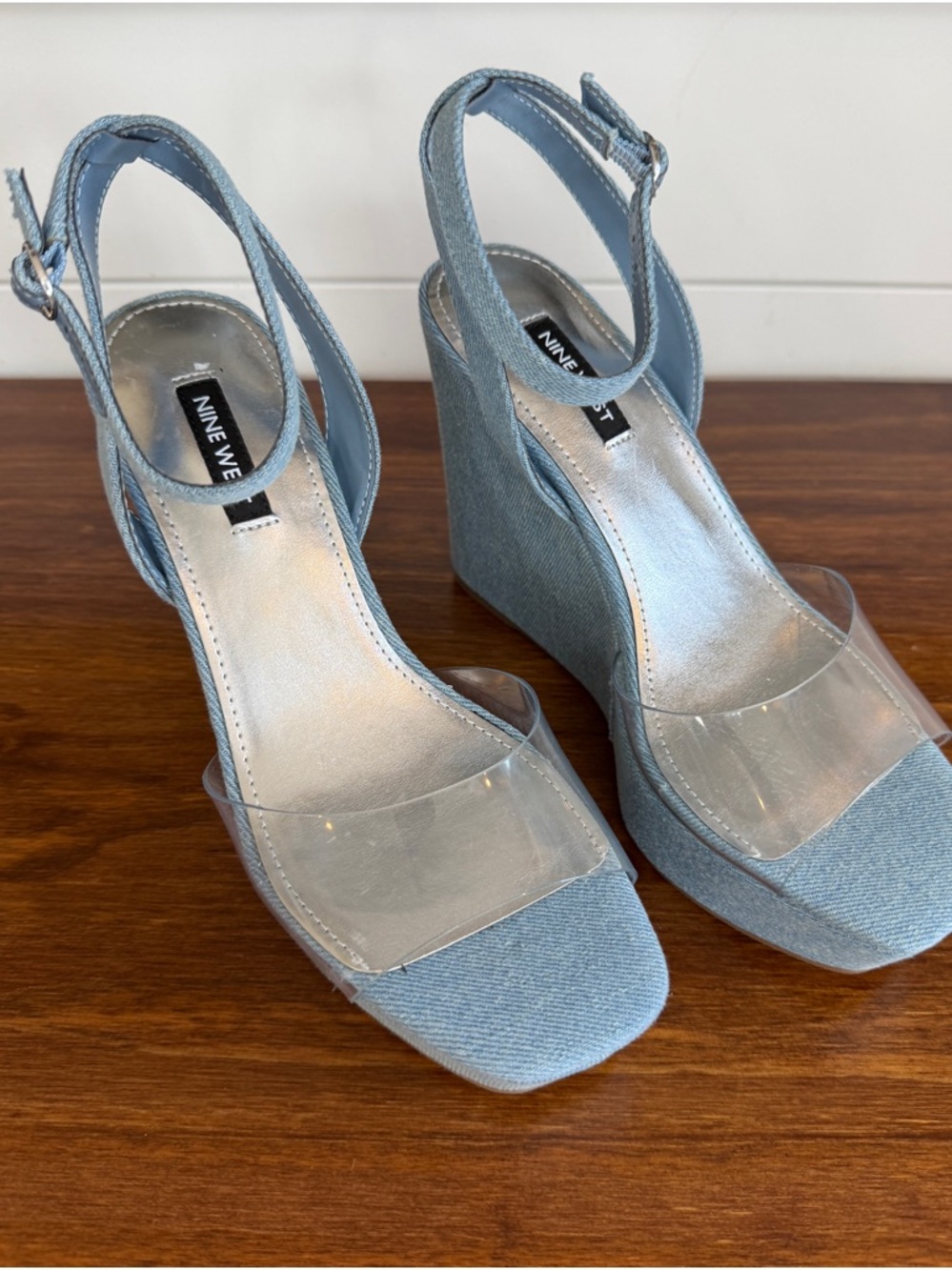Nine West Denim Wedge Sandals Clear Strap Chic Summer Women’s Size 7 - Picture 2 of 7